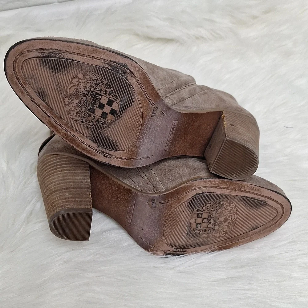 VINCE CAMUTO Francia Taupe Suede Leather Stacked Block Heel Bootie